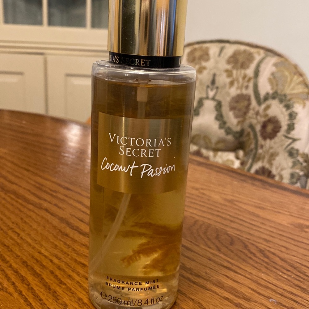 Victoria’s Secret coconut passion fragrance mist